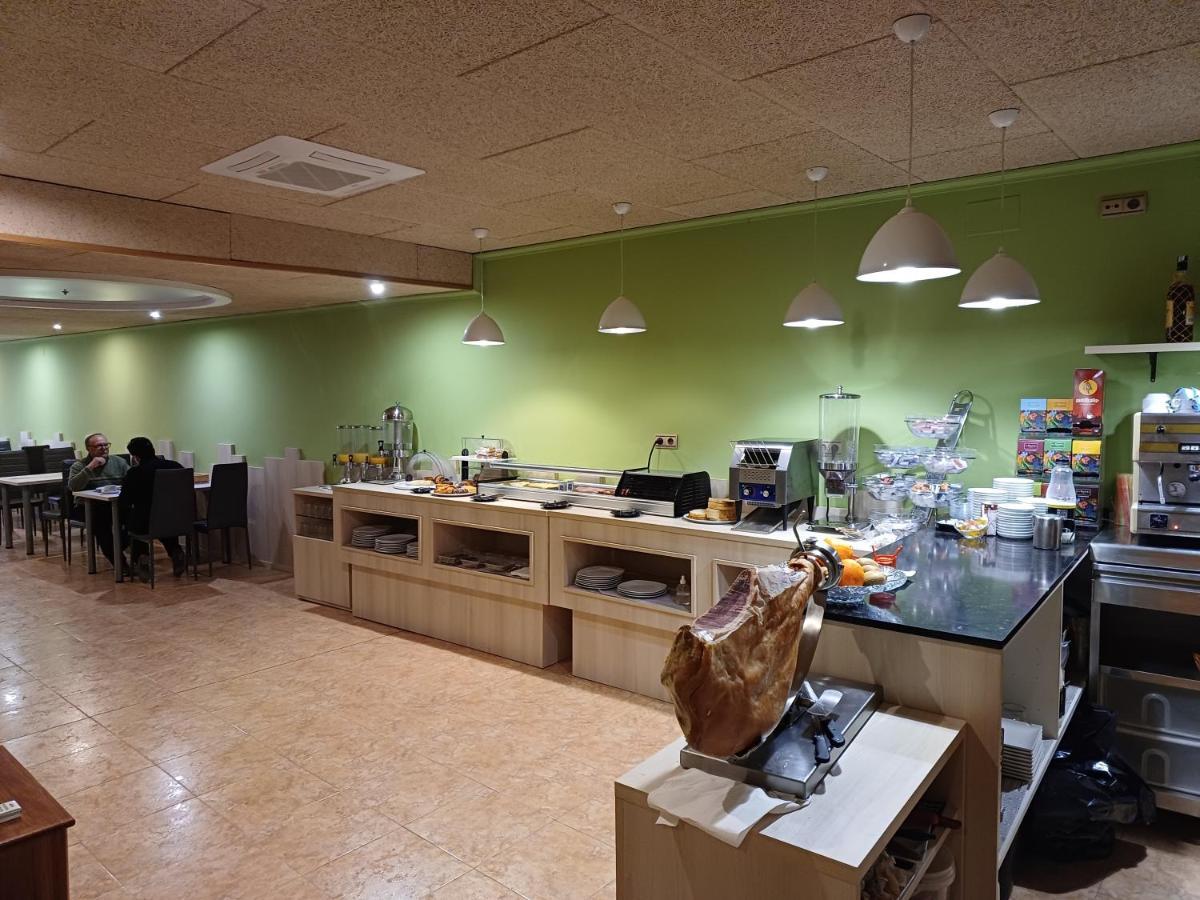 Hostal Restaurante El Castillo Alcorisa Exterior photo