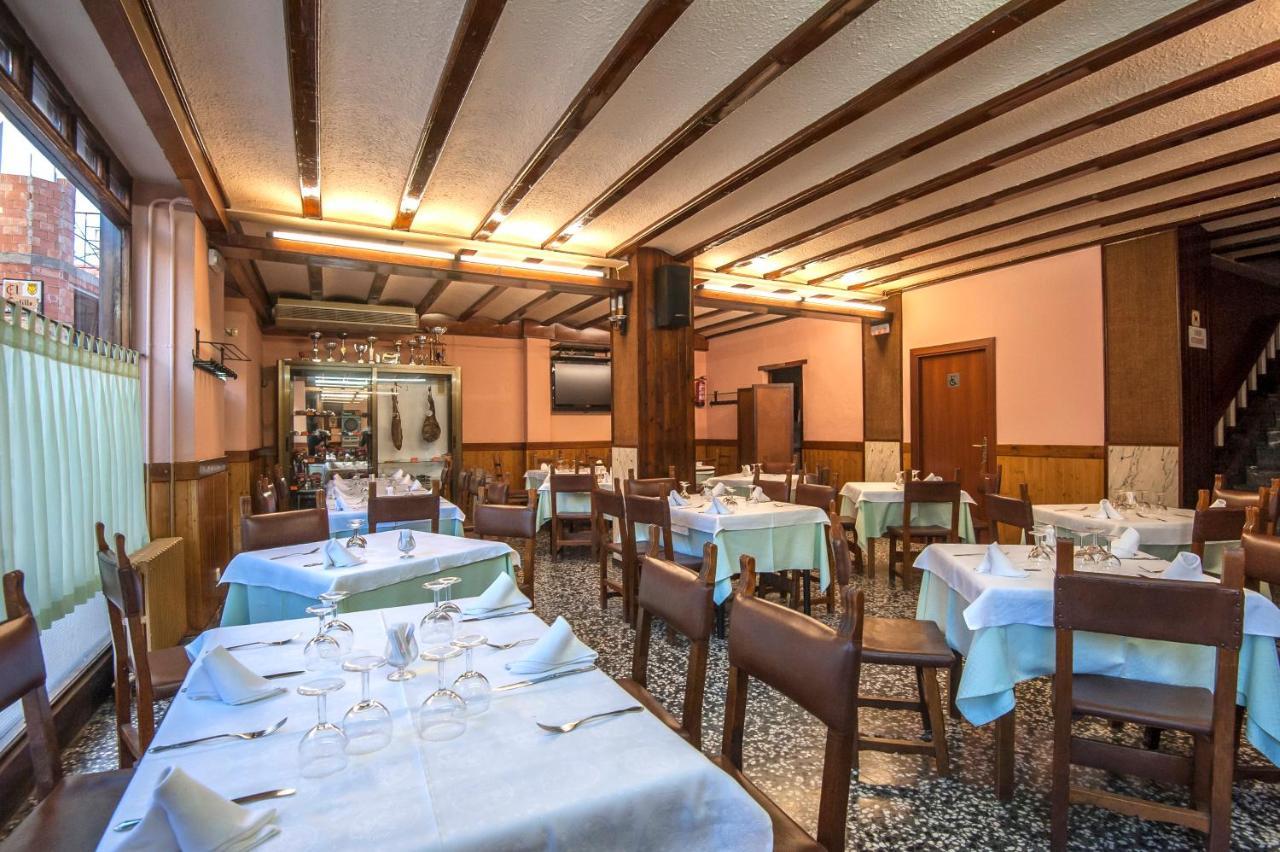 Hostal Restaurante El Castillo Alcorisa Exterior photo